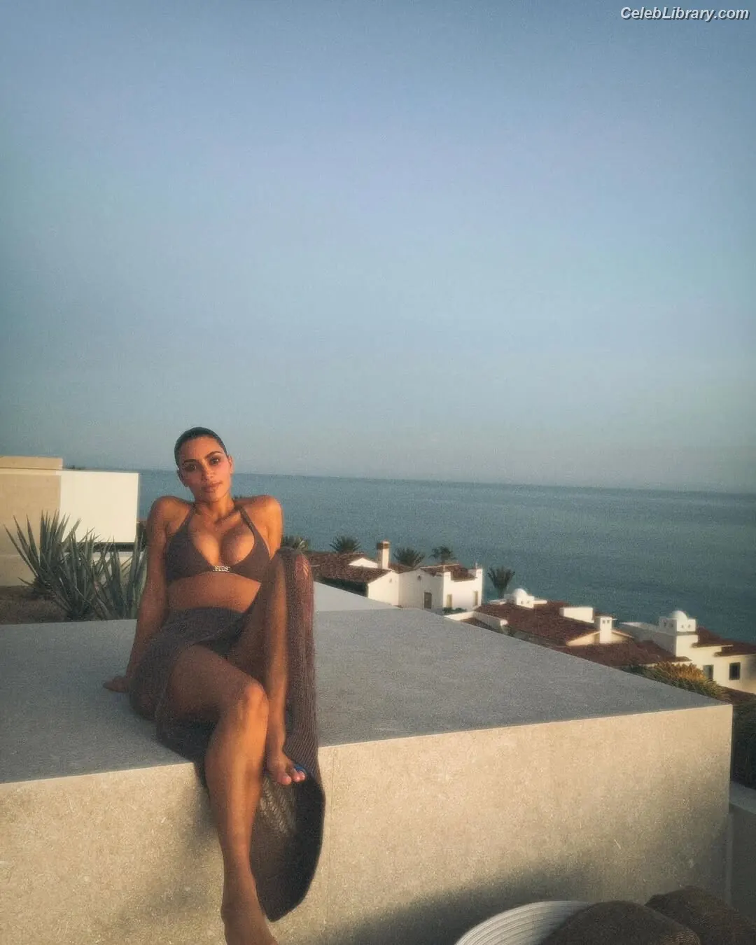 Kim Kardashian photo 17 of 4169