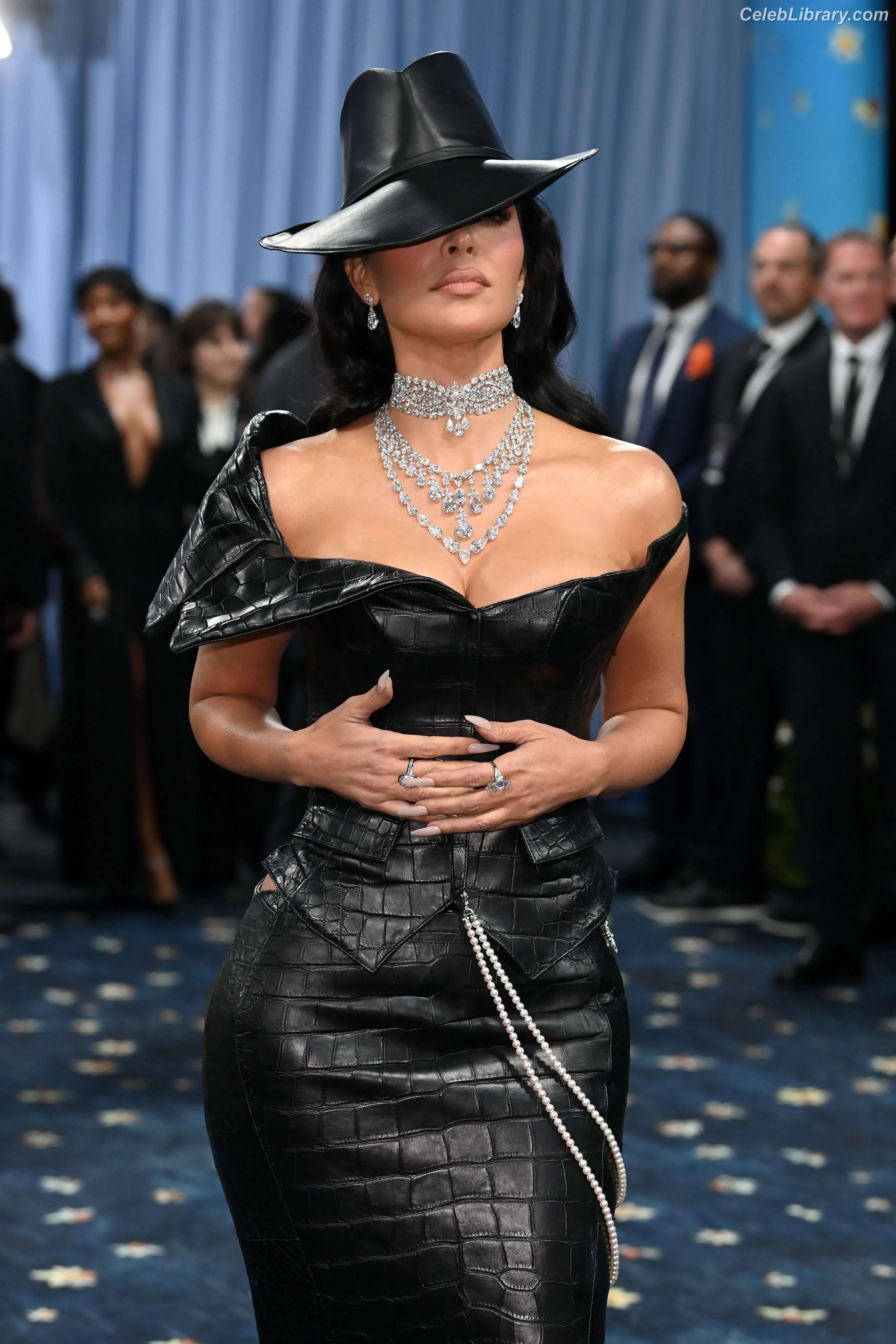 Kim Kardashian photo 16 of 4169