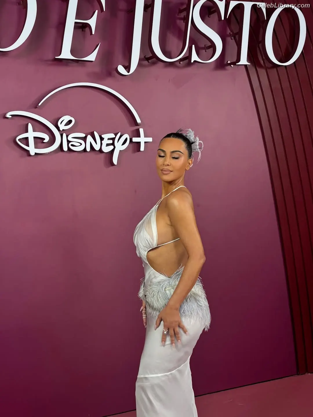 Kim Kardashian photo 21 of 4169