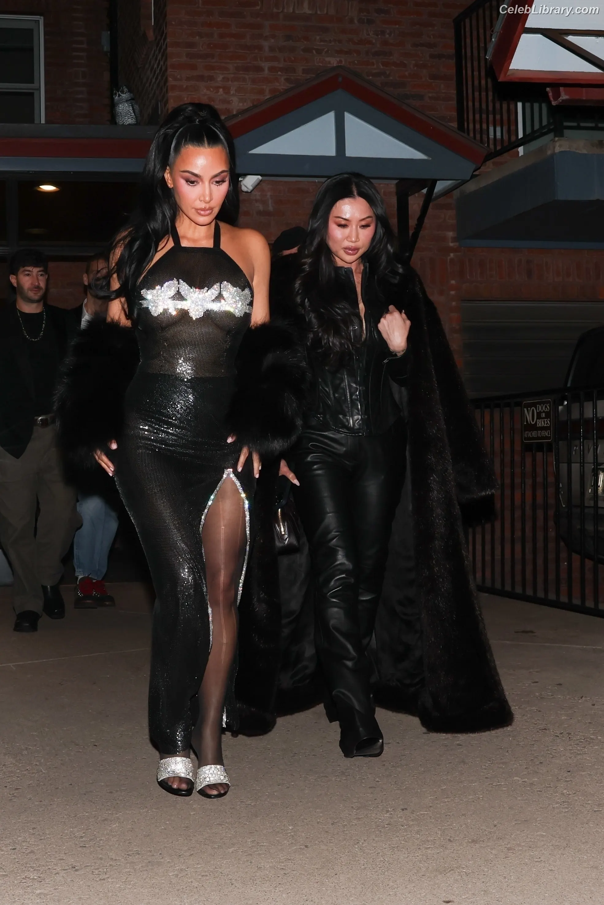 Kim Kardashian photo 15 of 4169