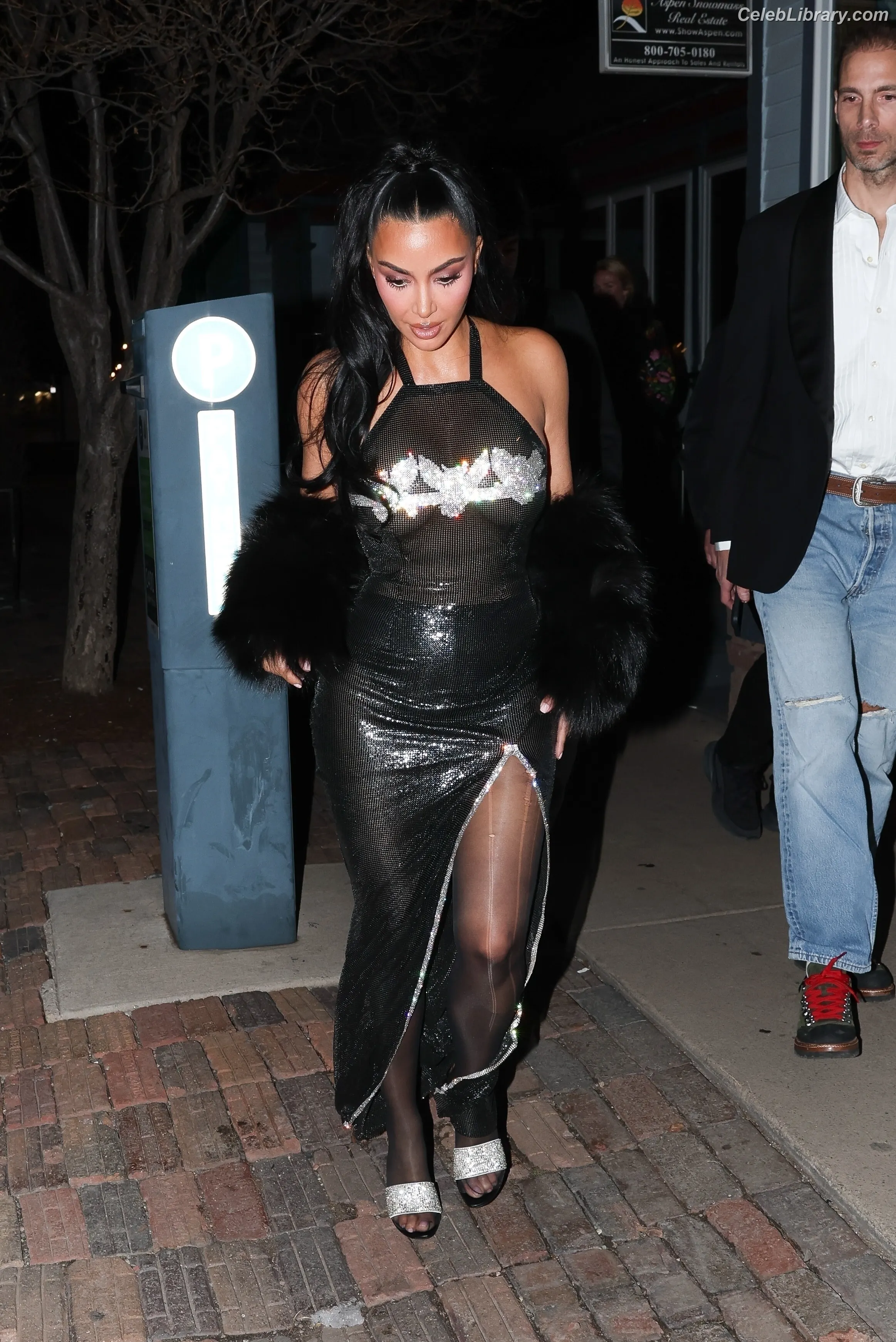 Kim Kardashian photo 21 of 4169