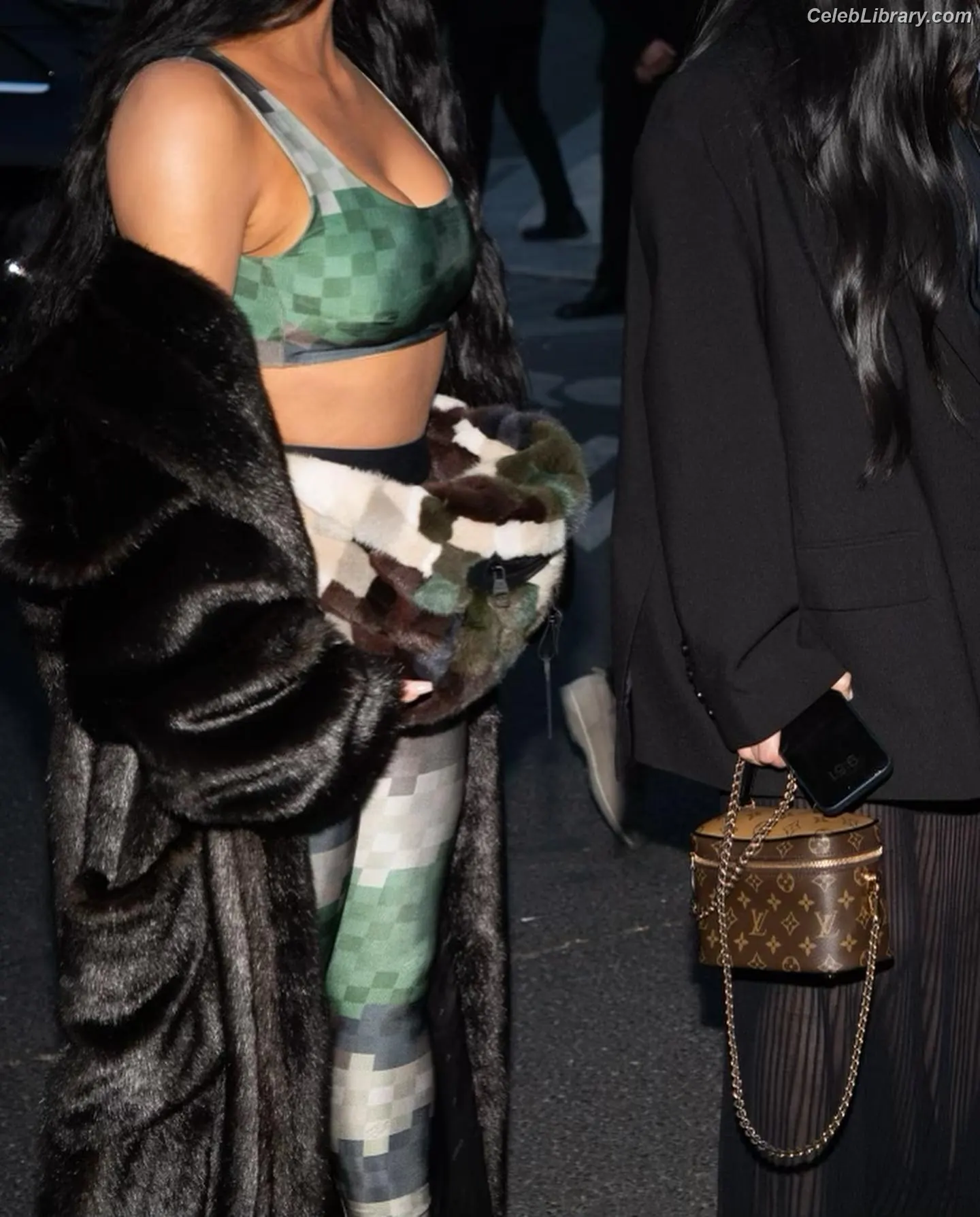 Kim Kardashian photo 1 of 4169