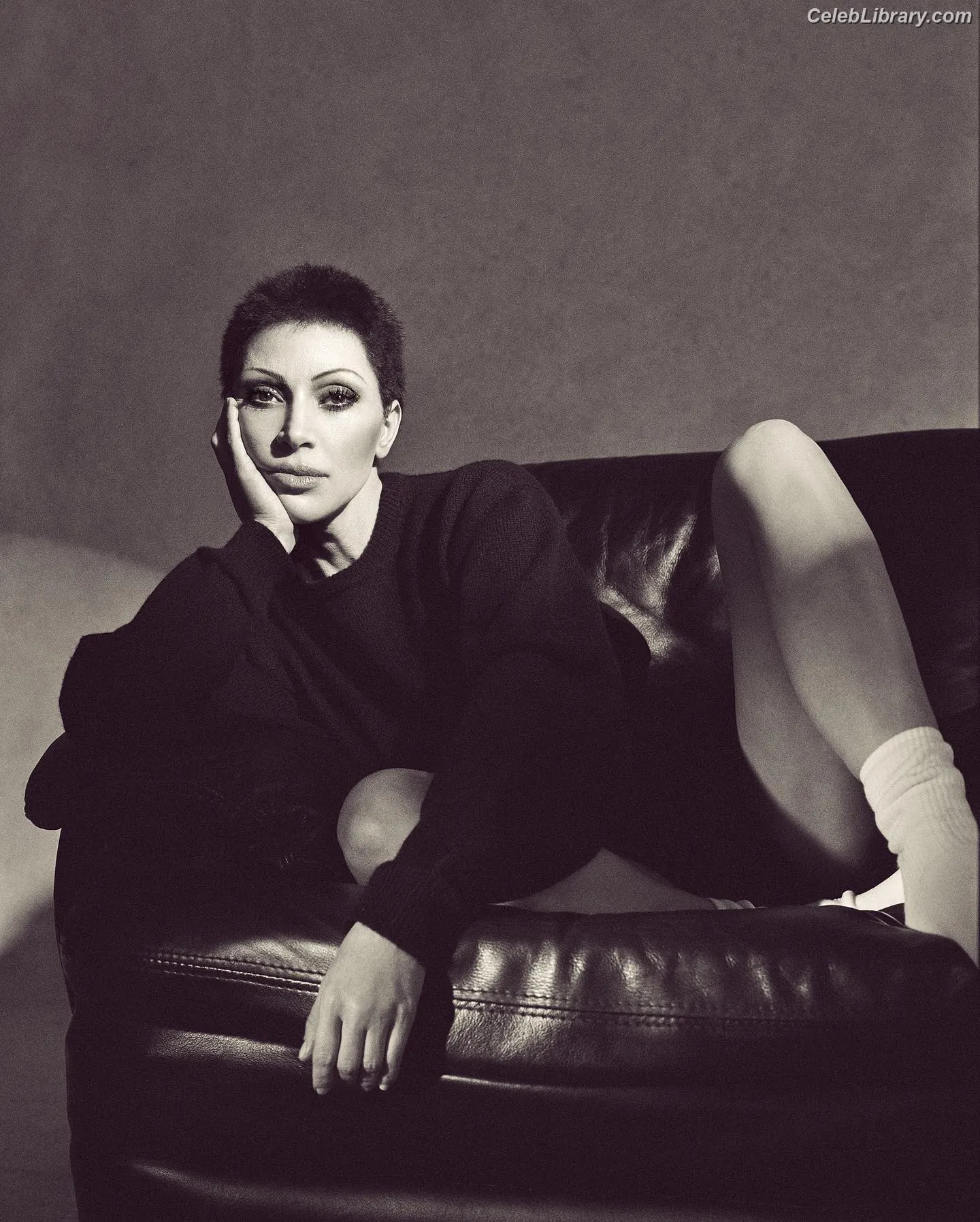 Kim Kardashian photo 14 of 4169