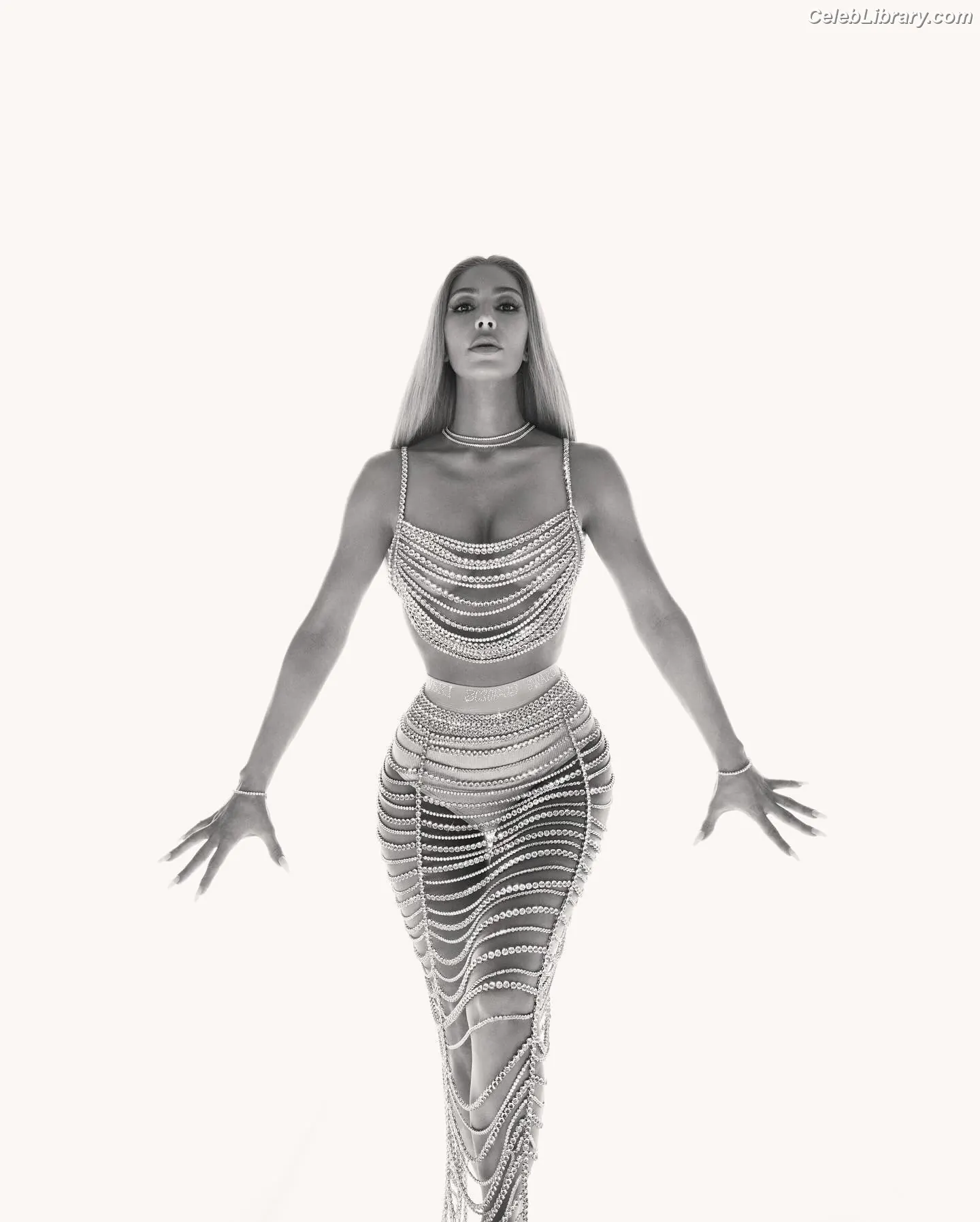 Kim Kardashian photo 15 of 4169