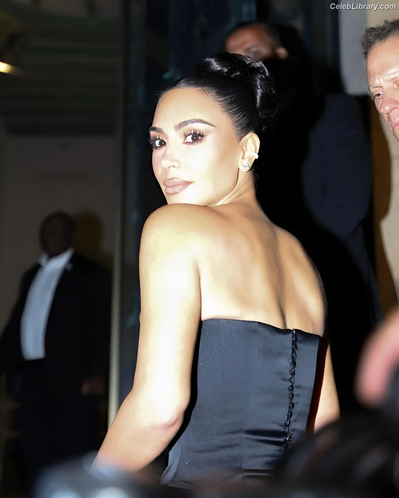 Kim Kardashian photo 7 of 4169