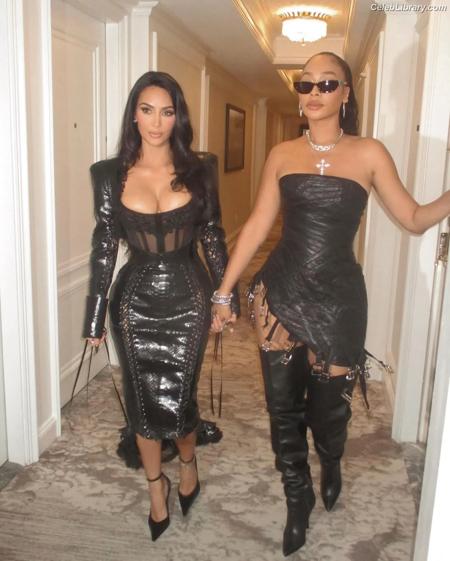 Kim Kardashian photo 6 of 4169