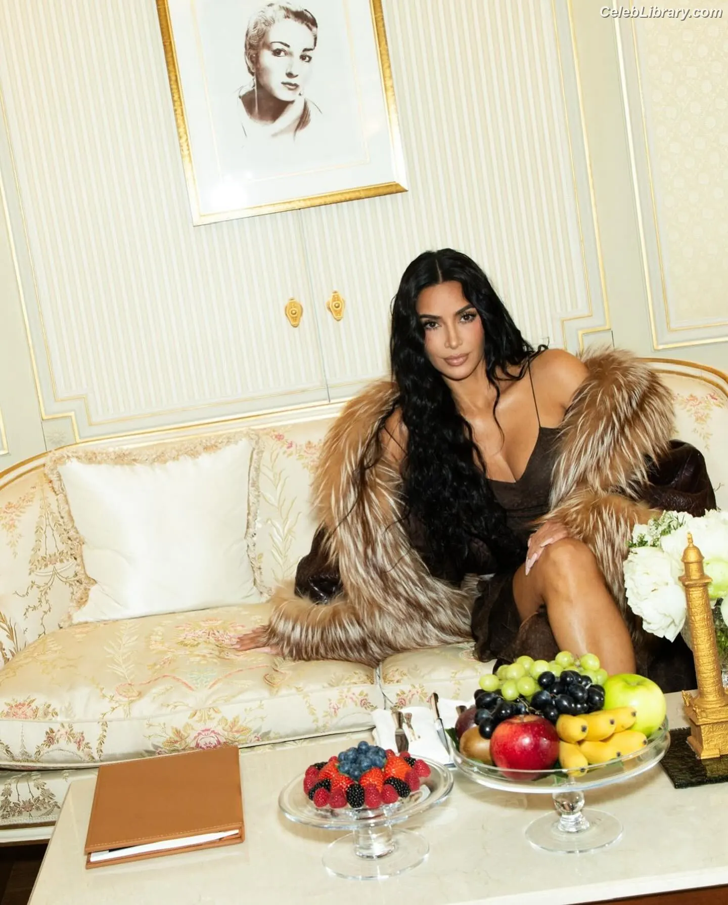 Kim Kardashian photo 18 of 4169