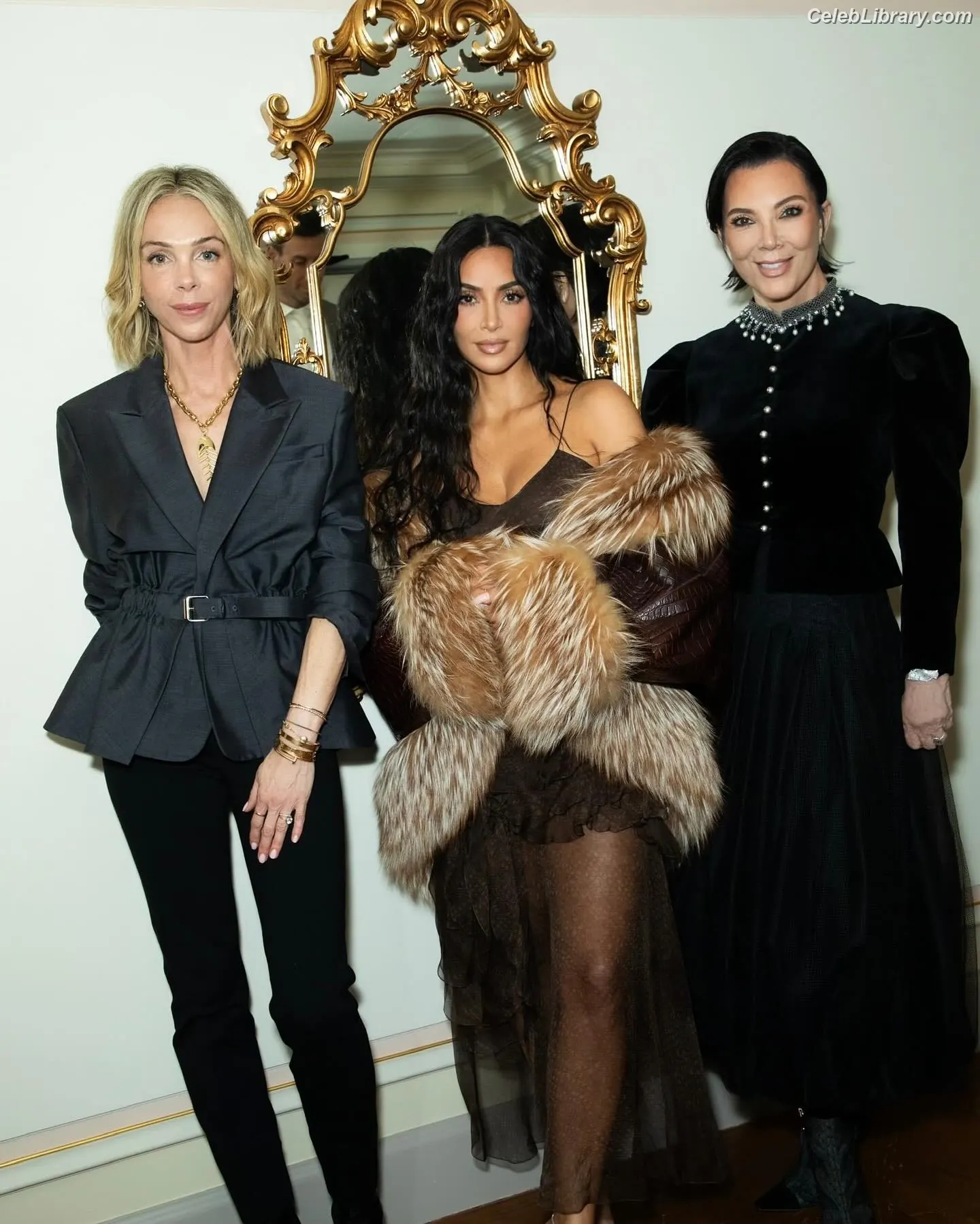 Kim Kardashian photo 19 of 4169