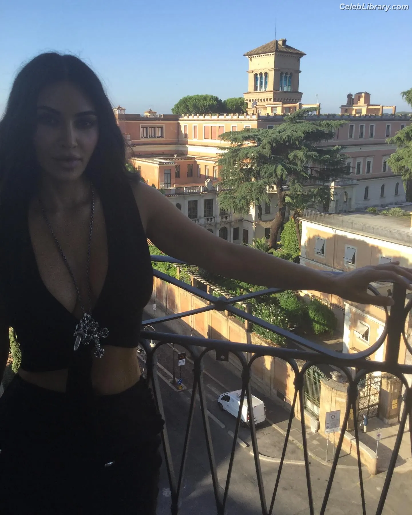 Kim Kardashian photo 14 of 4169