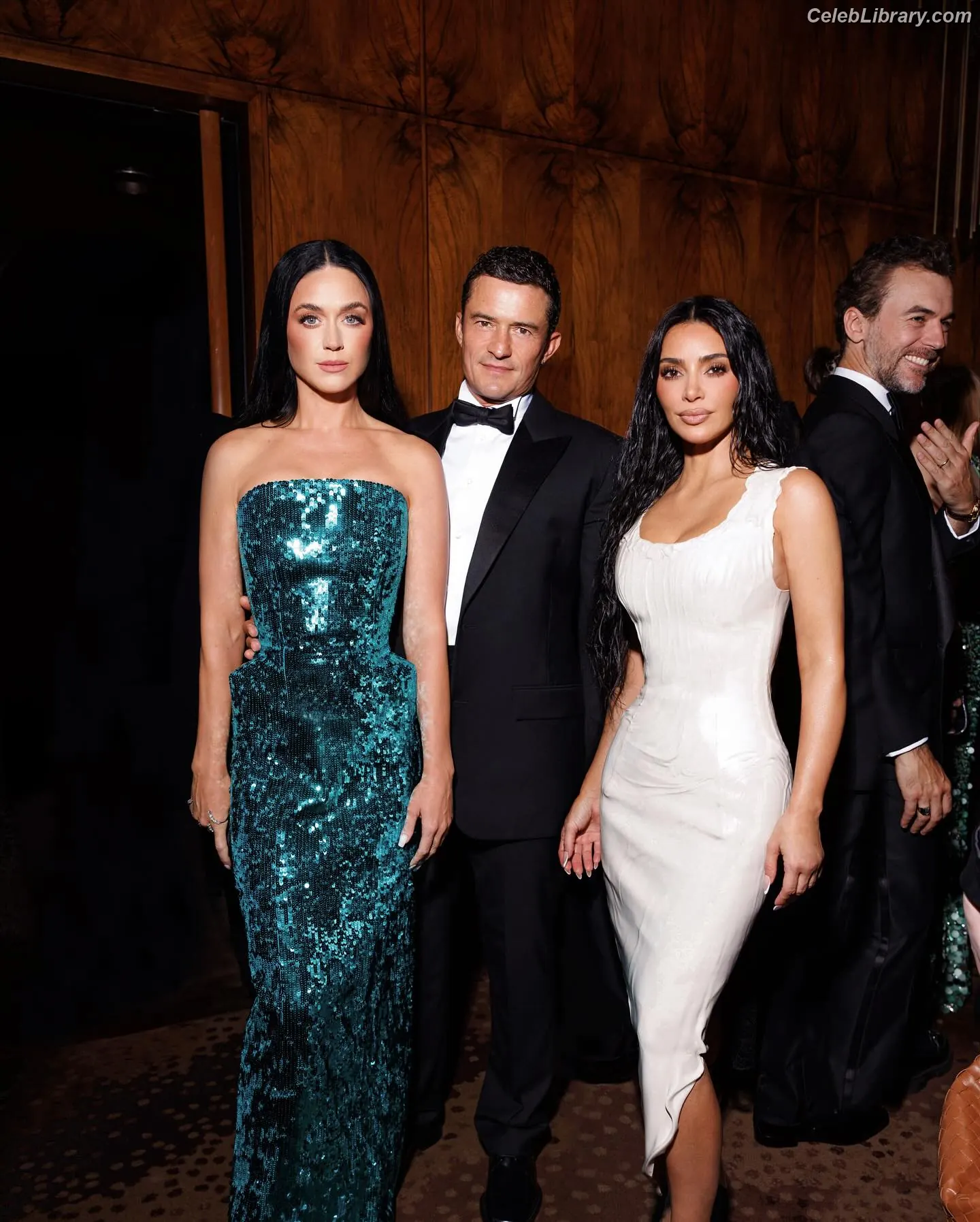 Kim Kardashian photo 7 of 4169