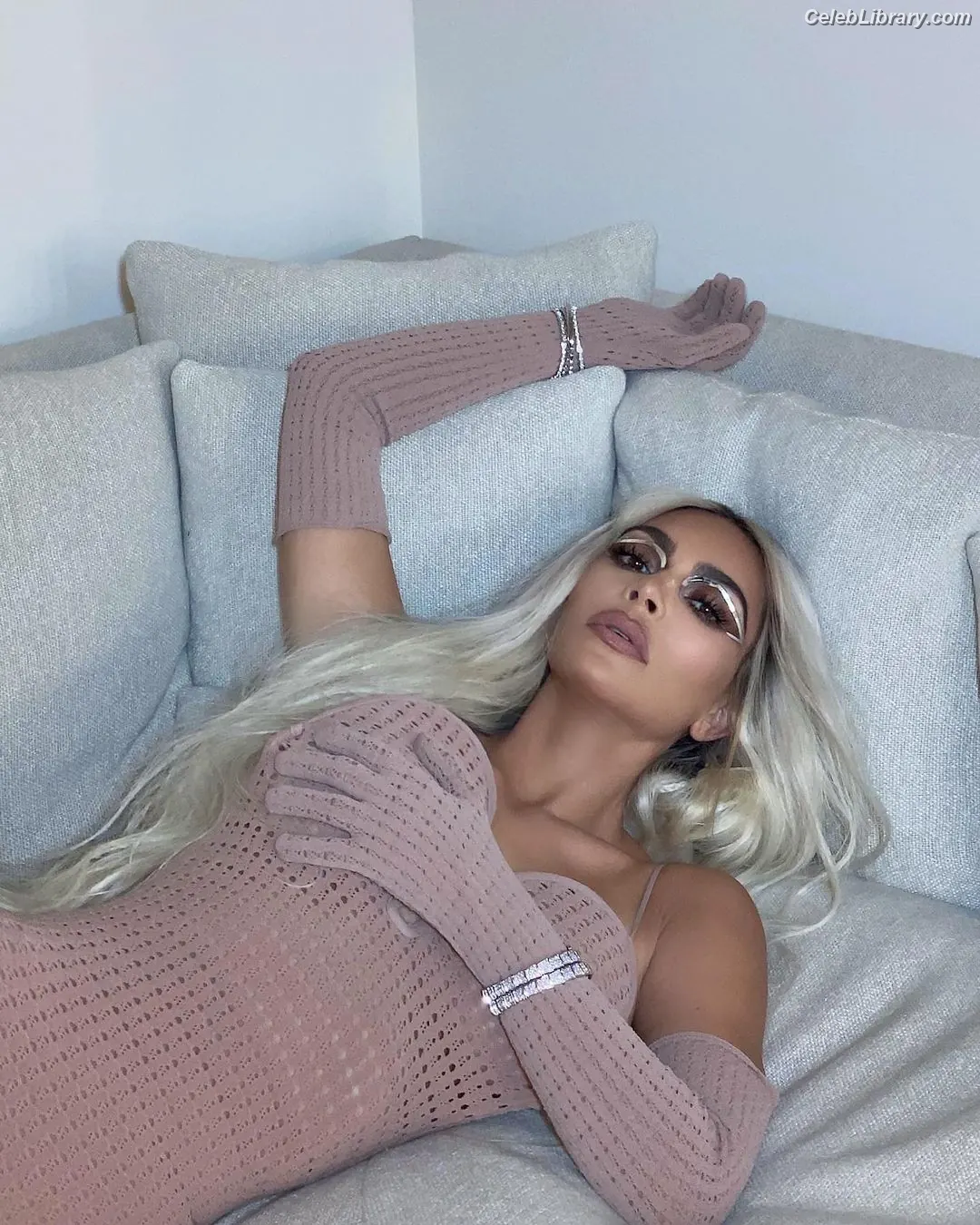 Kim Kardashian photo 18 of 4169