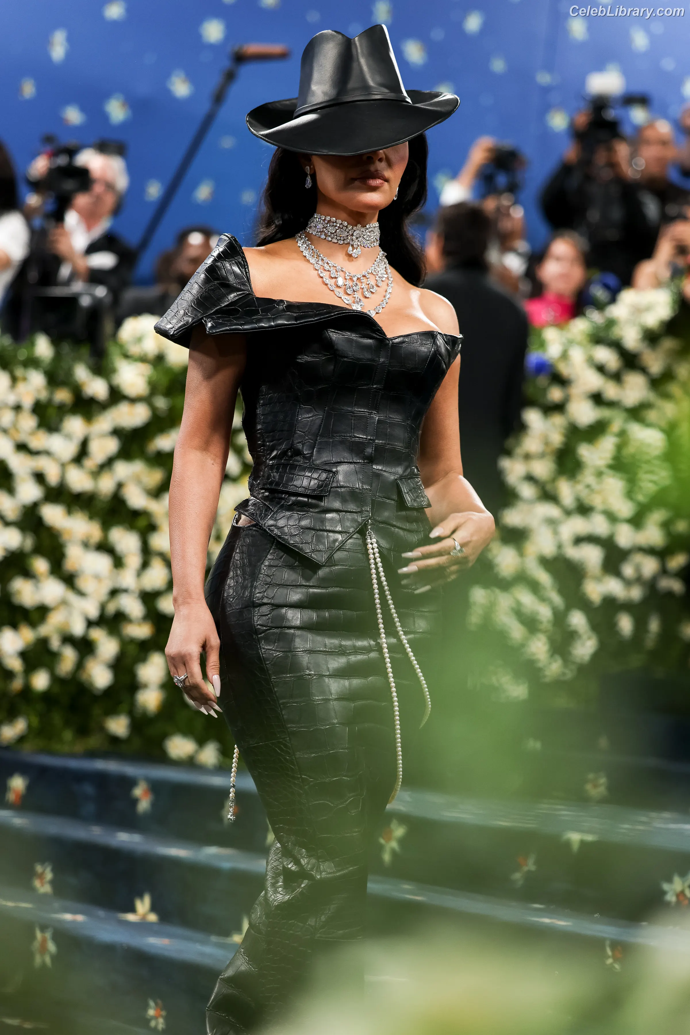 Kim Kardashian photo 11 of 4169