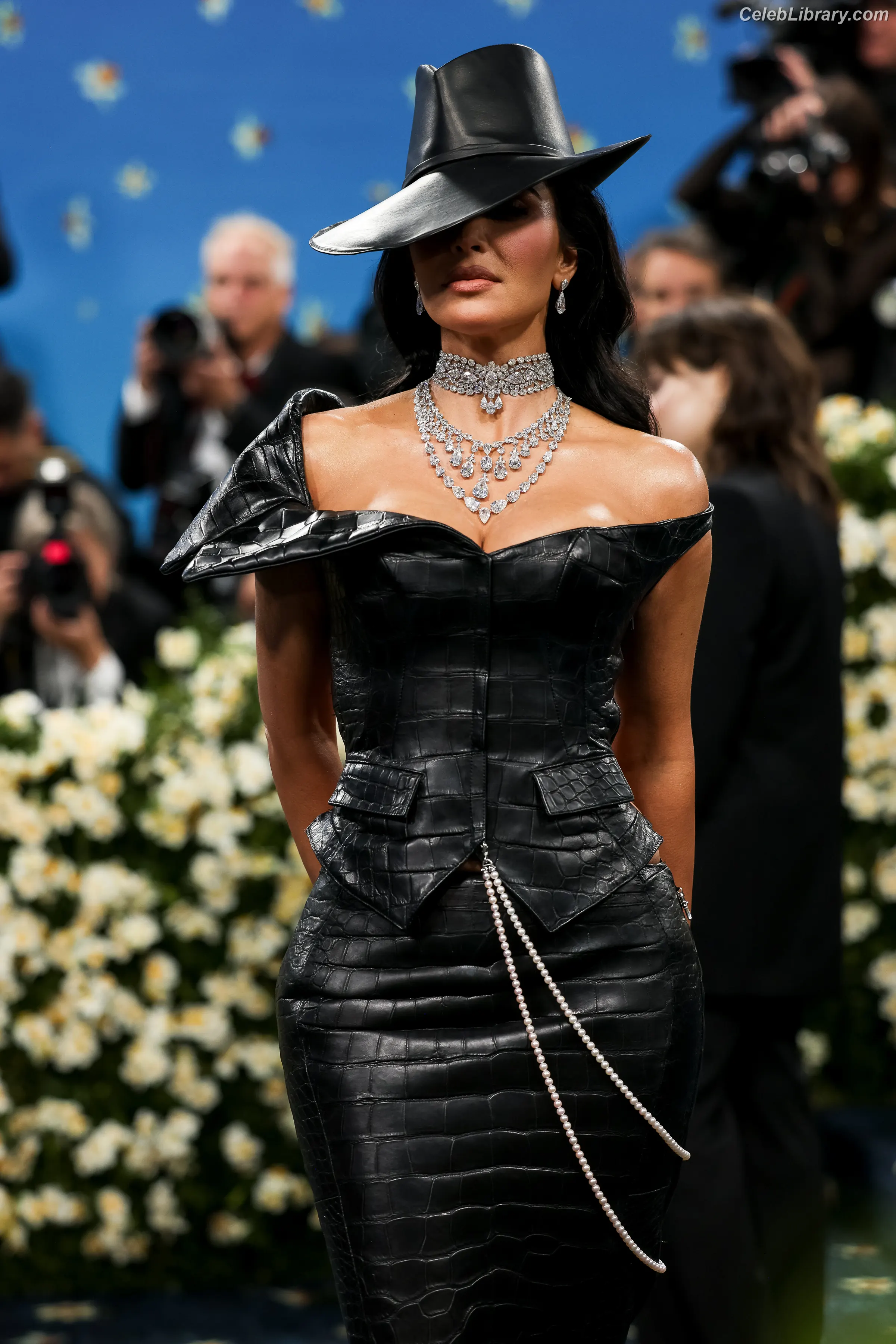 Kim Kardashian photo 22 of 4169