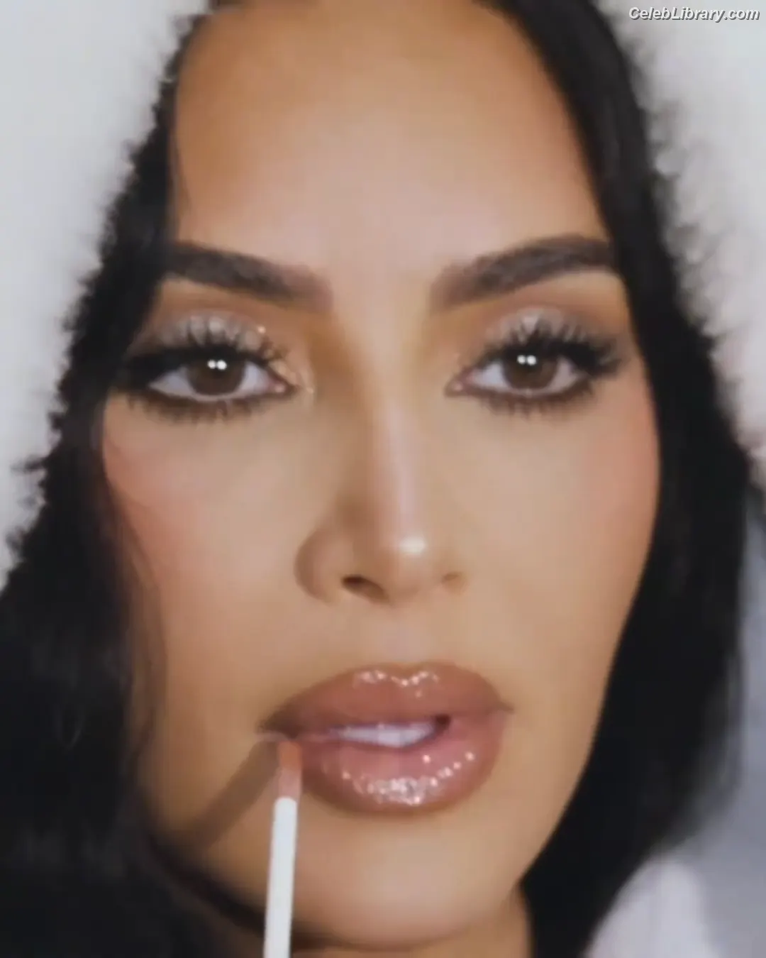 Kim Kardashian photo 15 of 4169