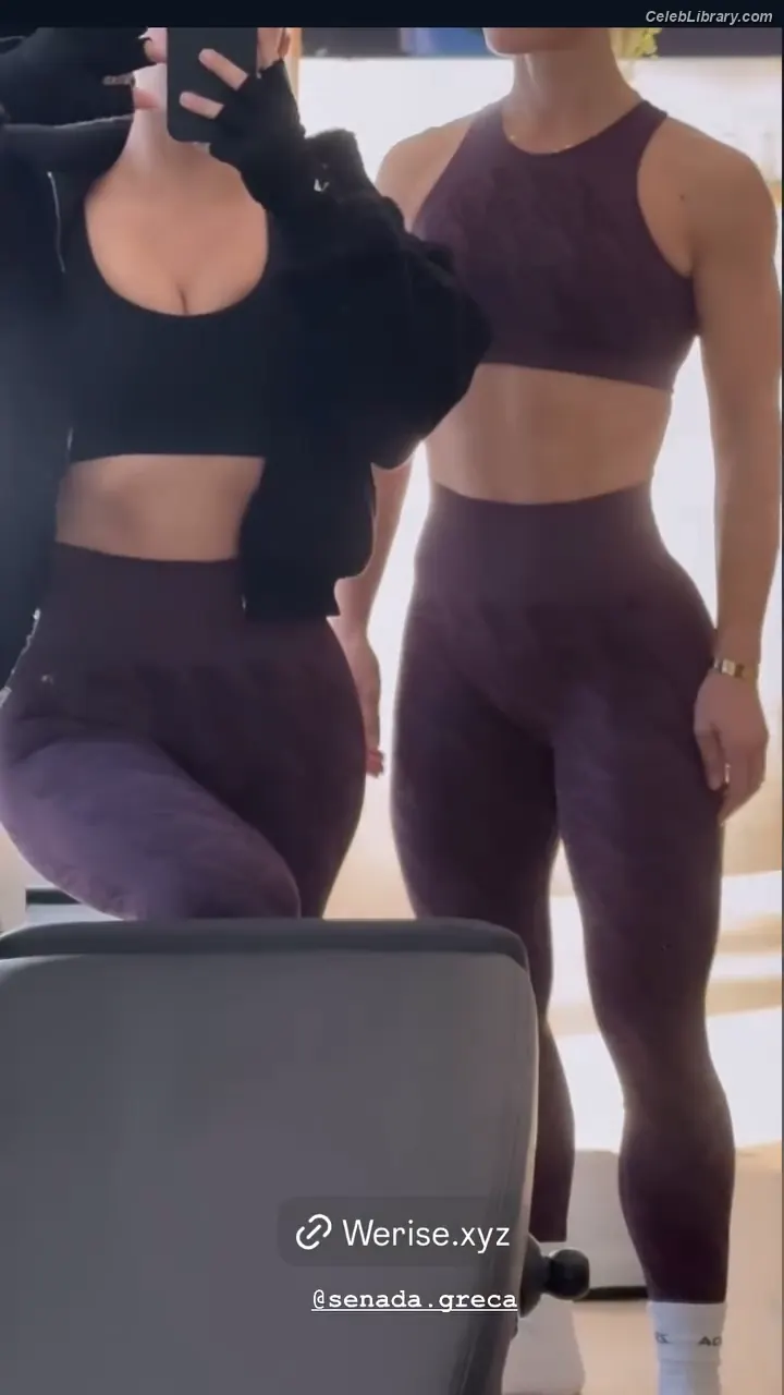 Kim Kardashian photo 17 of 4169
