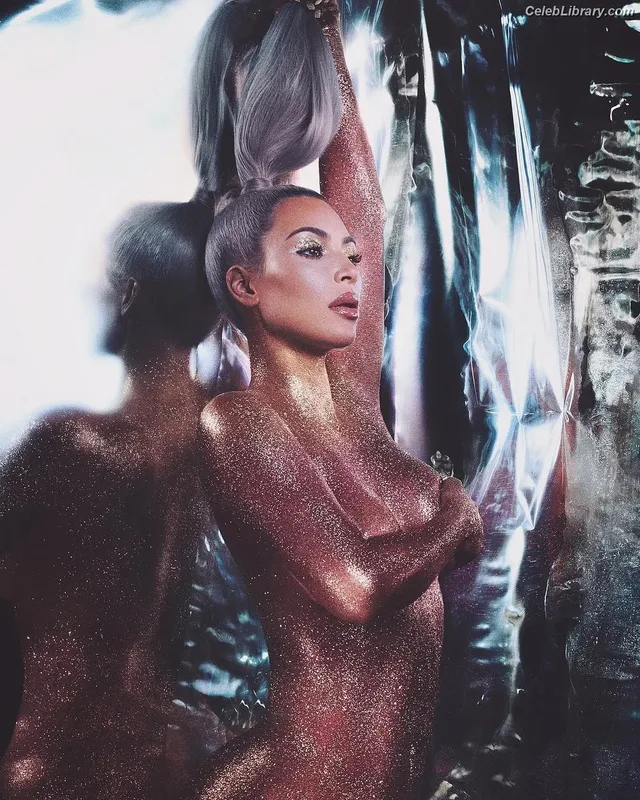 Kim Kardashian photo 24 of 4170
