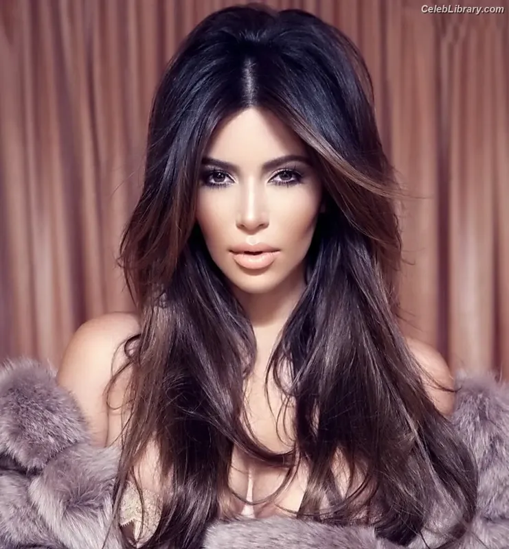Kim Kardashian photo 7 of 4170