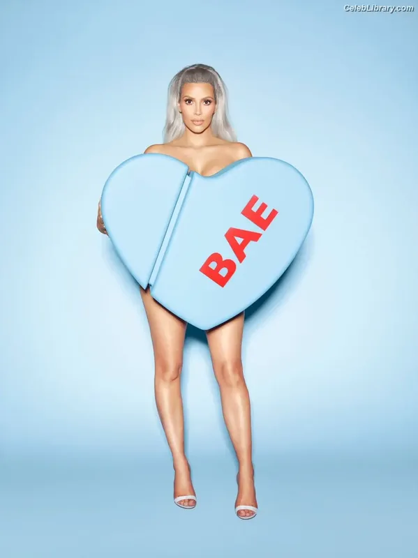 Kim Kardashian photo 6 of 4170