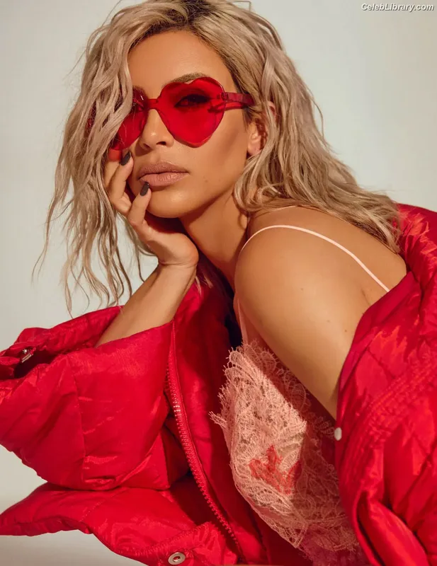 Kim Kardashian photo 8 of 4170
