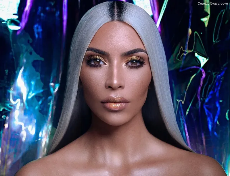 Kim Kardashian photo 18 of 4170