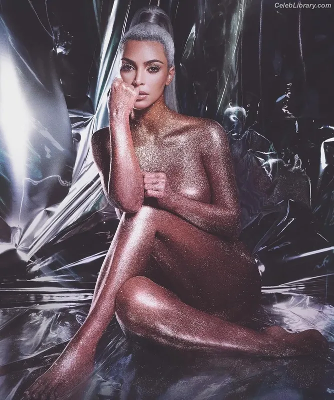 Kim Kardashian photo 18 of 4170