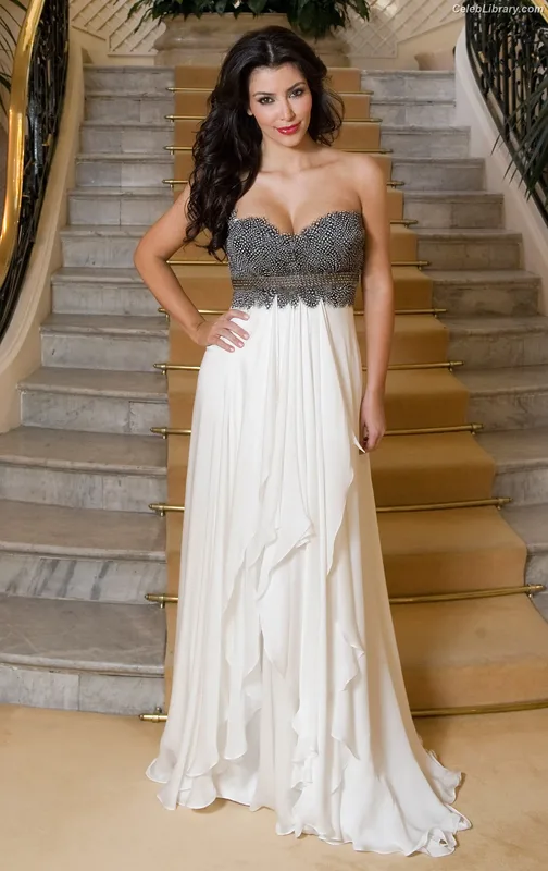 Kim Kardashian photo 21 of 4170