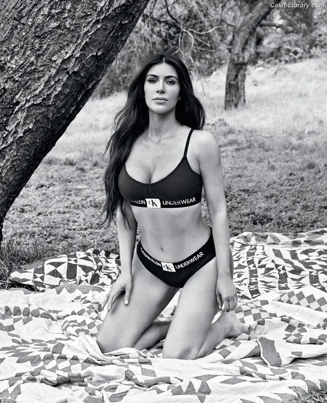 Kim Kardashian photo 13 of 4170