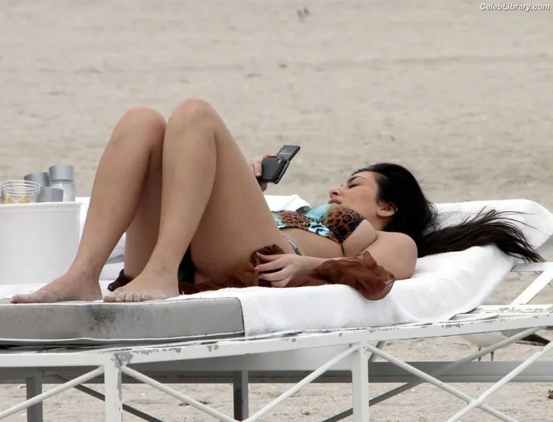 Kim Kardashian photo 15 of 4170