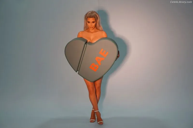 Kim Kardashian photo 2 of 4170