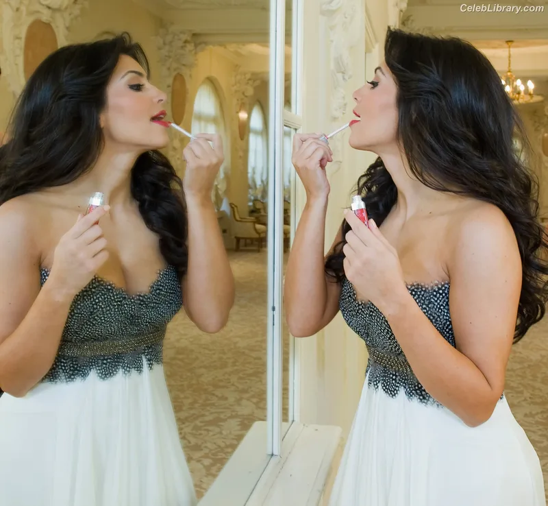 Kim Kardashian photo 1 of 4170