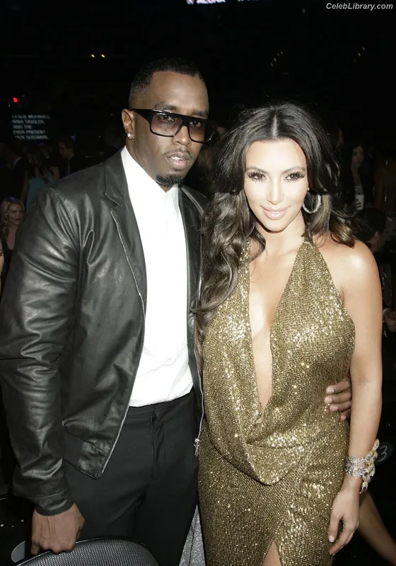 Kim Kardashian photo 18 of 4170