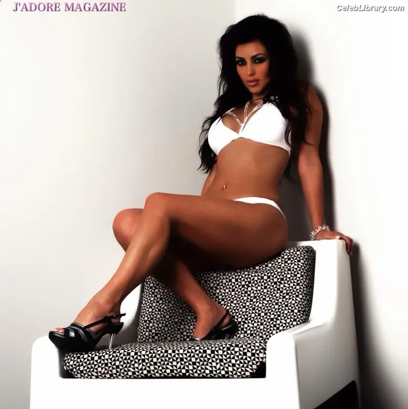 Kim Kardashian photo 4 of 4170