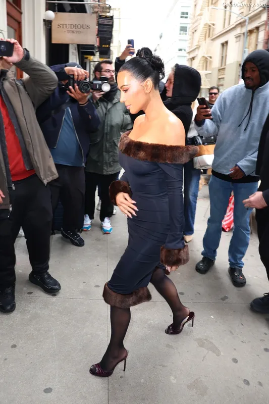 Kim Kardashian photo 13 of 4170