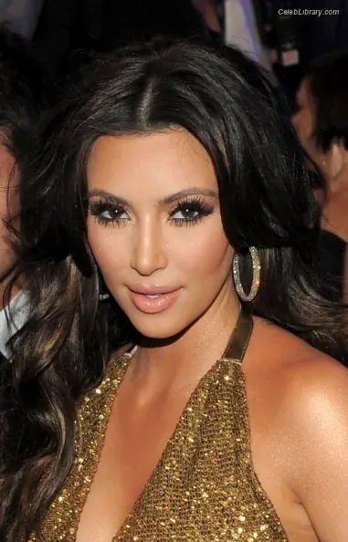 Kim Kardashian photo 20 of 4170