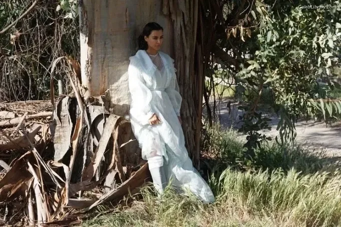 Kim Kardashian photo 4 of 4170