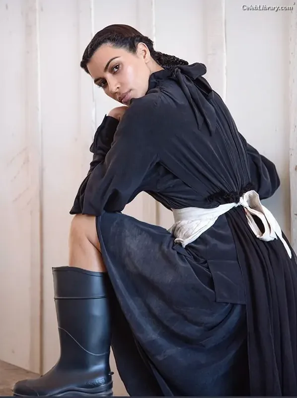 Kim Kardashian photo 18 of 4170
