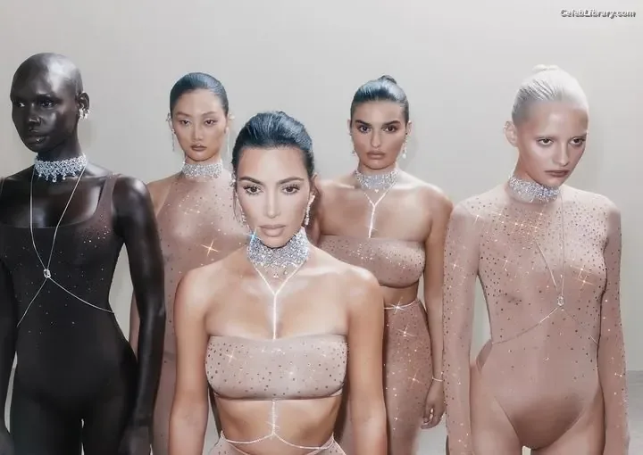 Kim Kardashian photo 10 of 4170