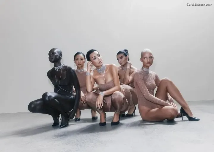Kim Kardashian photo 1 of 4170