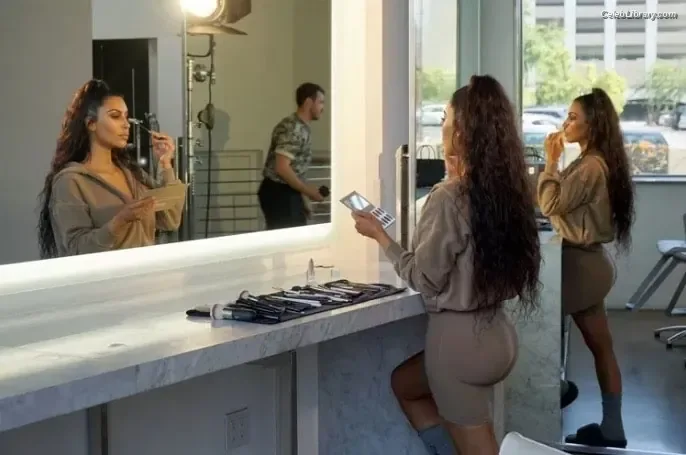 Kim Kardashian photo 15 of 4170