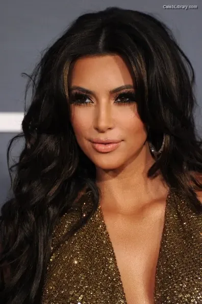 Kim Kardashian photo 18 of 4170