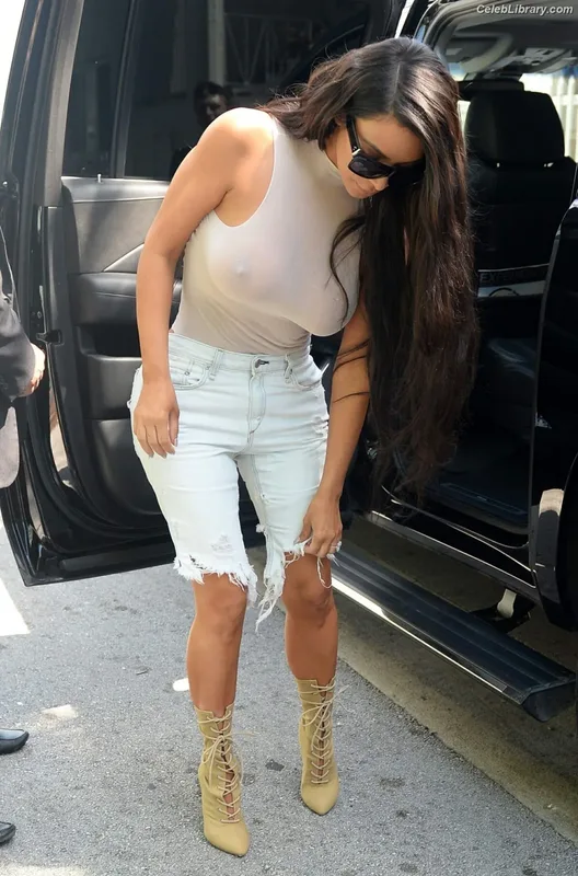 Kim Kardashian photo 2 of 4170