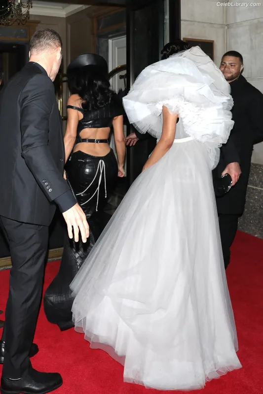 Kim Kardashian photo 3 of 4170