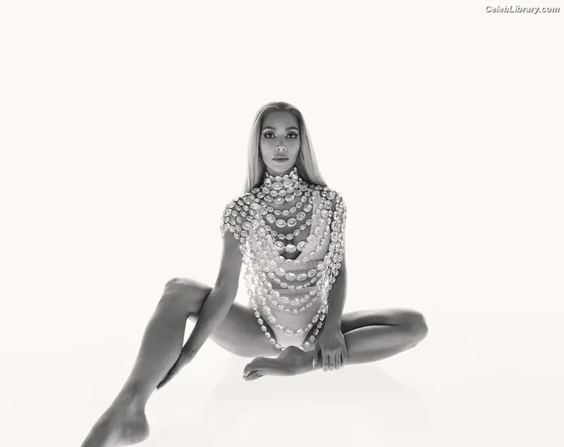 Kim Kardashian photo 3 of 4170