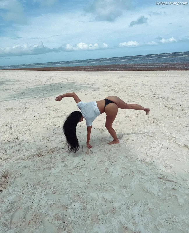 Kim Kardashian photo 9 of 4170