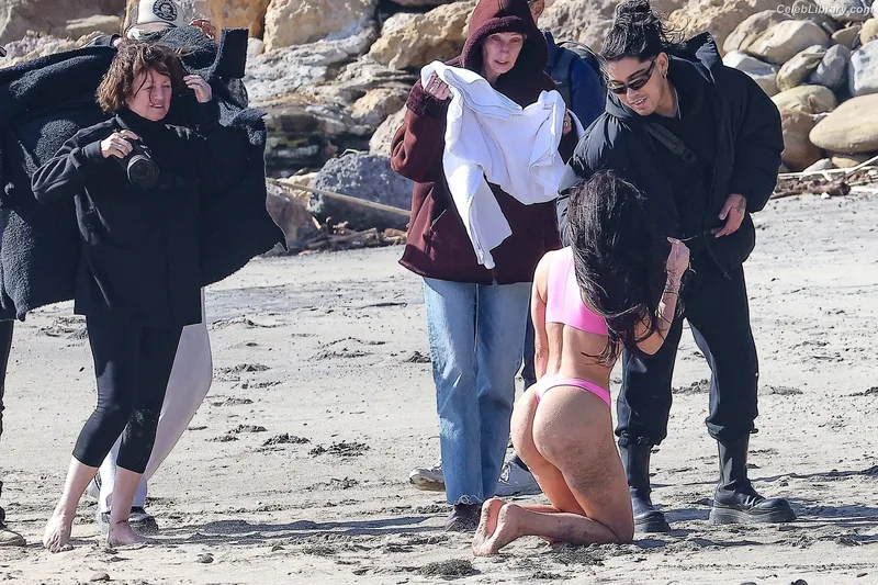 Kim Kardashian photo 10 of 4170