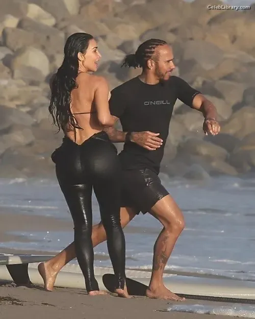 Kim Kardashian photo 24 of 4170