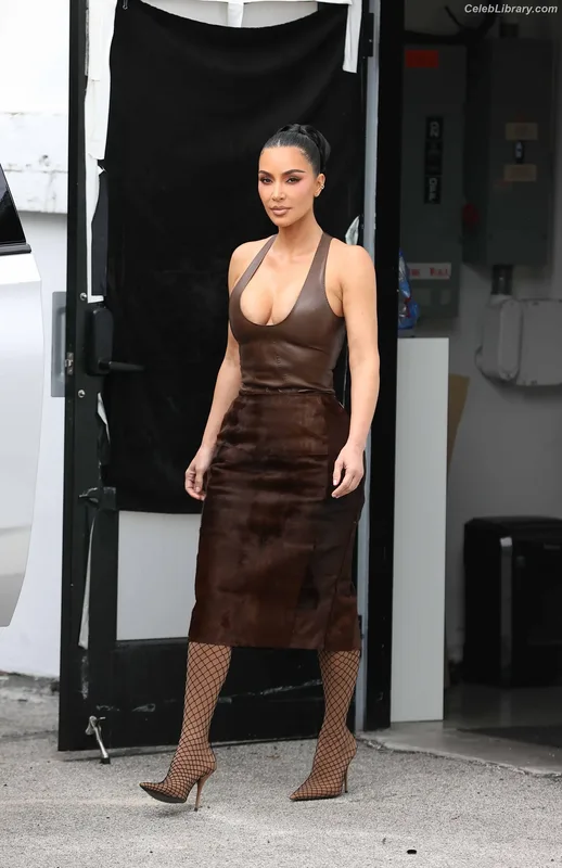 Kim Kardashian photo 5 of 4170