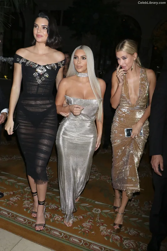 Kim Kardashian photo 20 of 4170