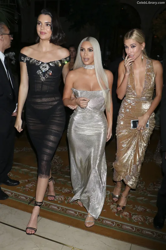 Kim Kardashian photo 21 of 4170