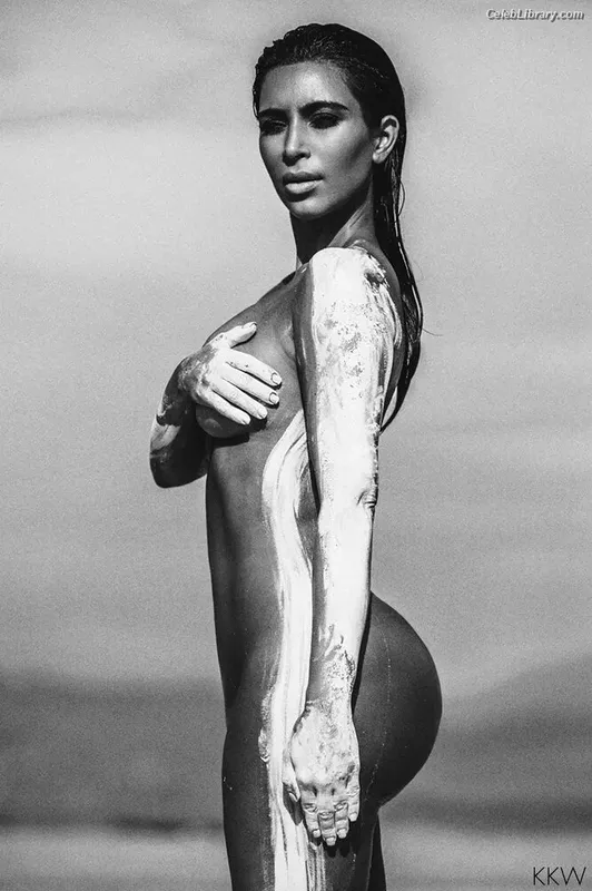 Kim Kardashian photo 24 of 4170